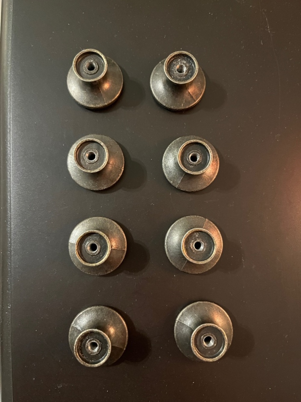 8 small drawer pulls - Picture 3 of 3